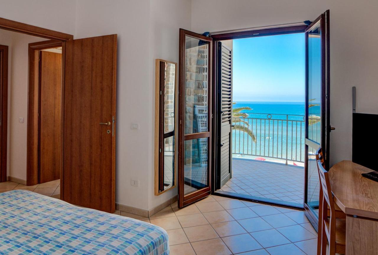 Acciaroli Vacanze Residence מראה חיצוני תמונה
