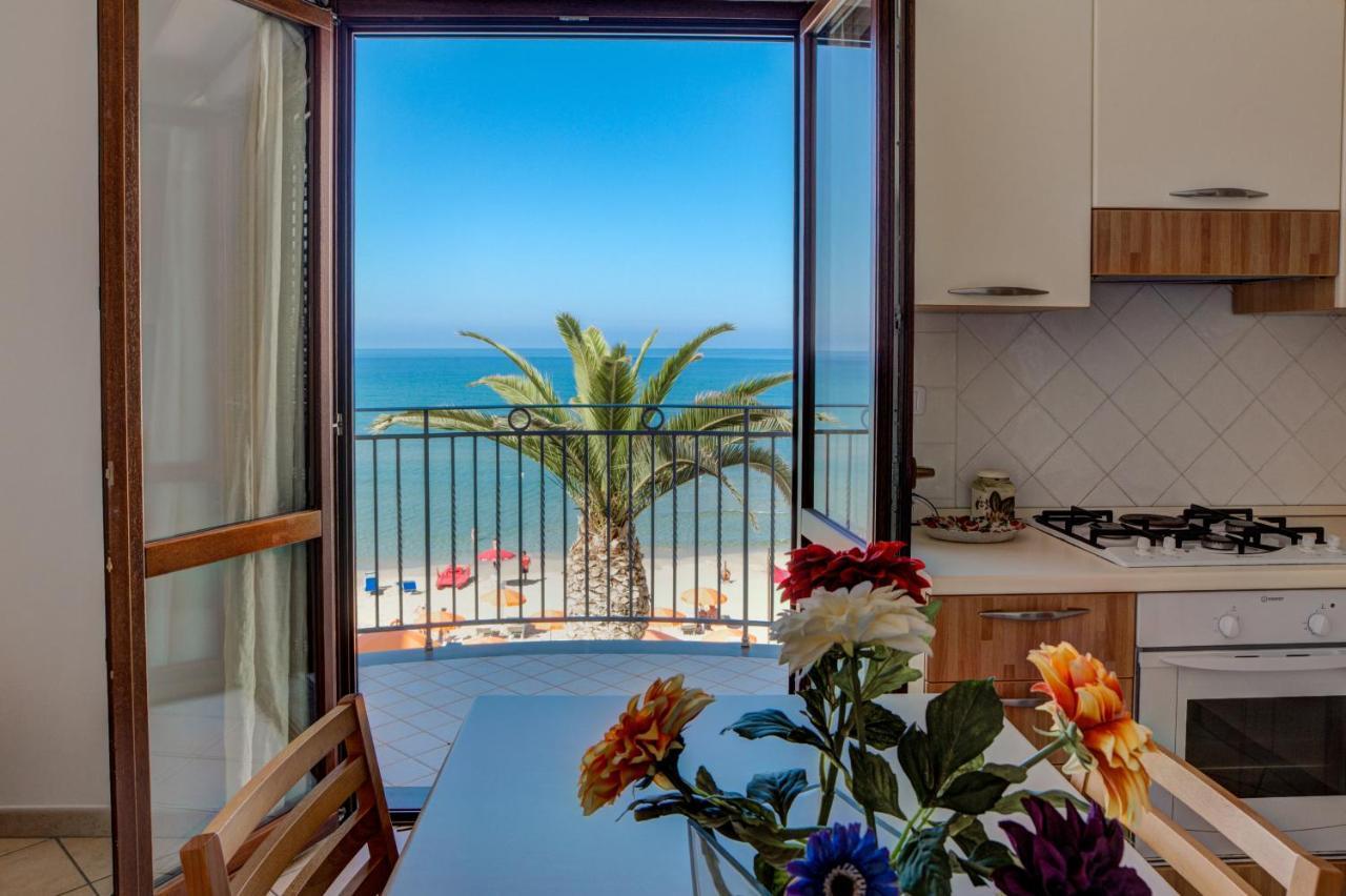 Acciaroli Vacanze Residence מראה חיצוני תמונה