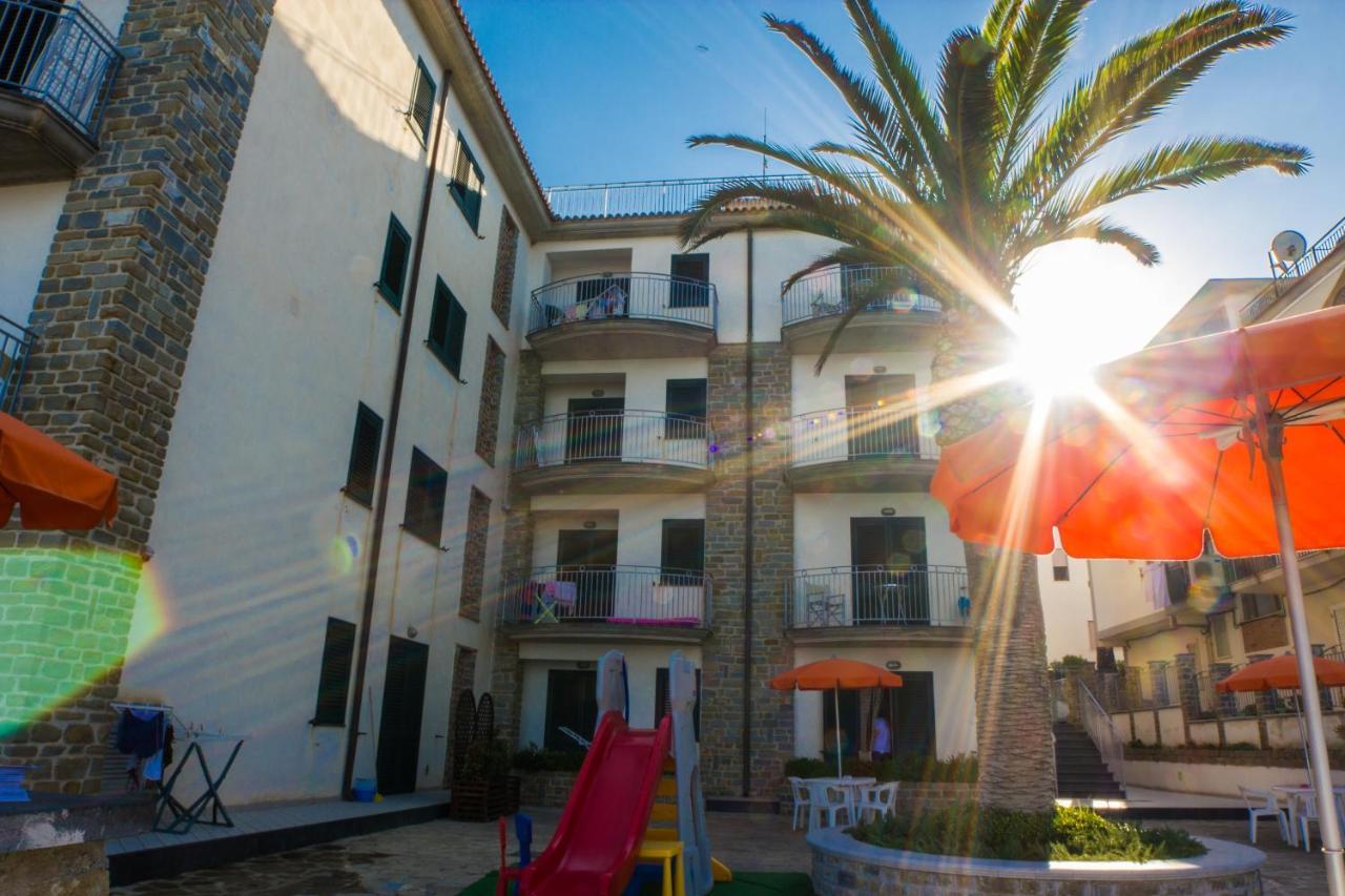 Acciaroli Vacanze Residence מראה חיצוני תמונה